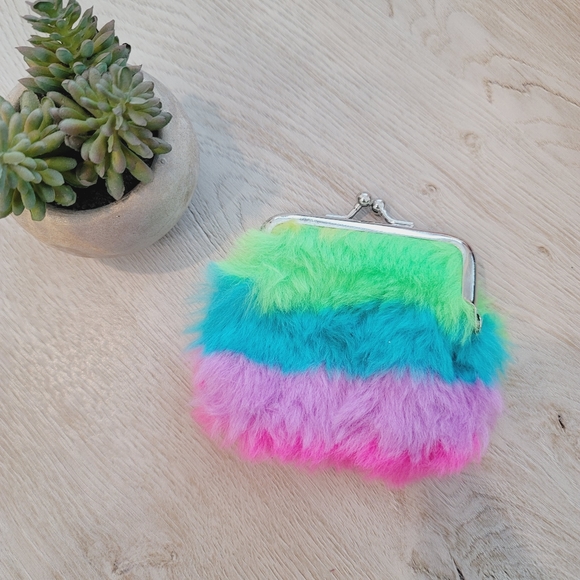💕 NWOT Vegan Fur Colorful Coin Wallet Pouch - Picture 7 of 10